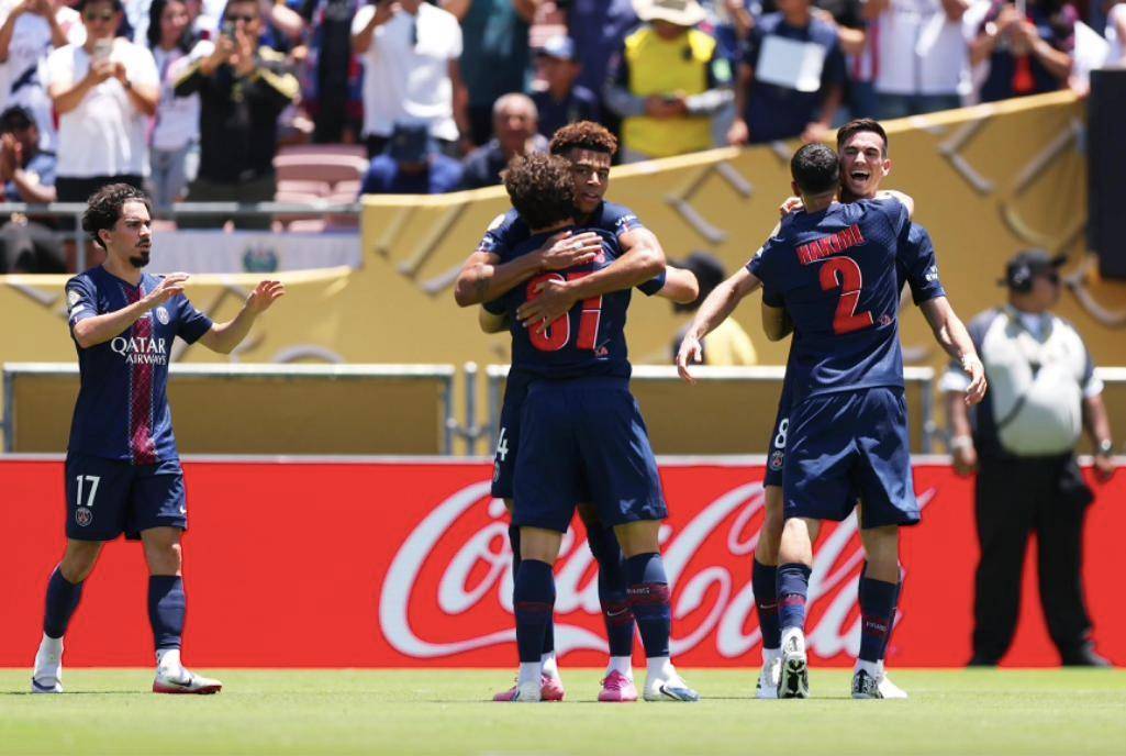 他的表现不 他的表现不