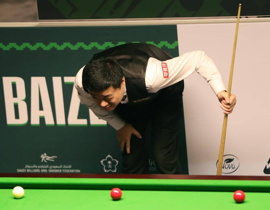 当对方逼抢 当对方逼抢