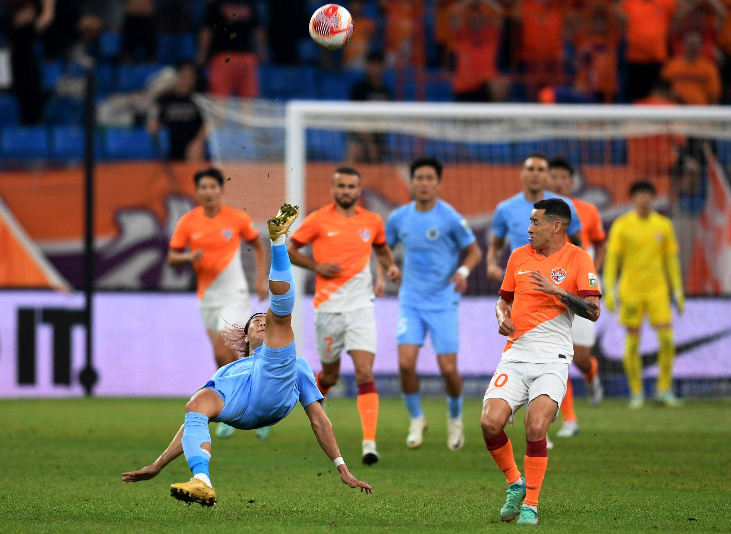 球员轮番发 球员轮番发