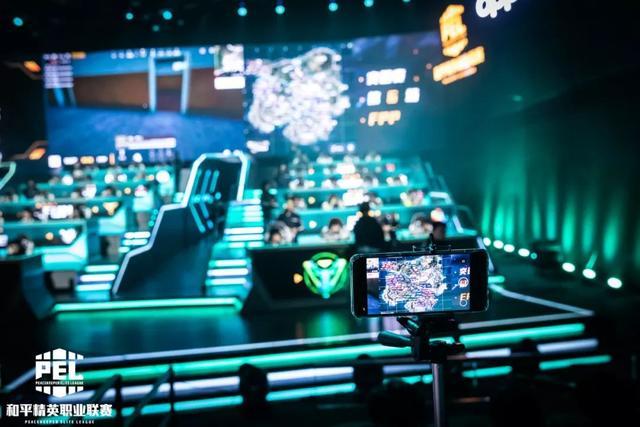 日本队凭借 日本队凭借